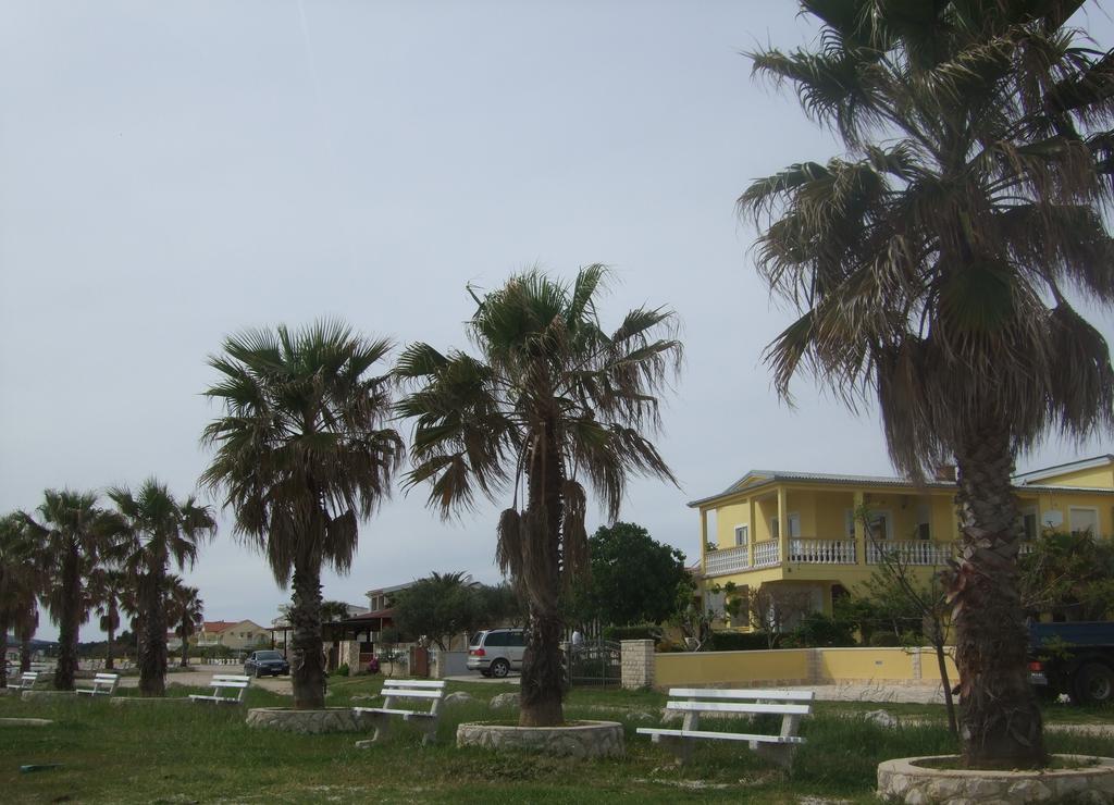 Deby Beach House Вир Екстер'єр фото