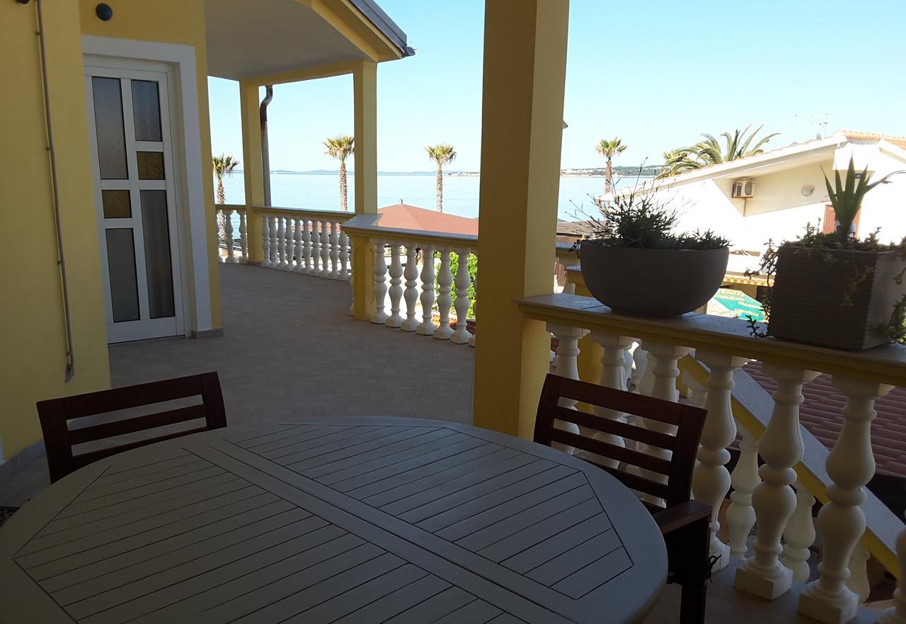 Deby Beach House Вир Екстер'єр фото